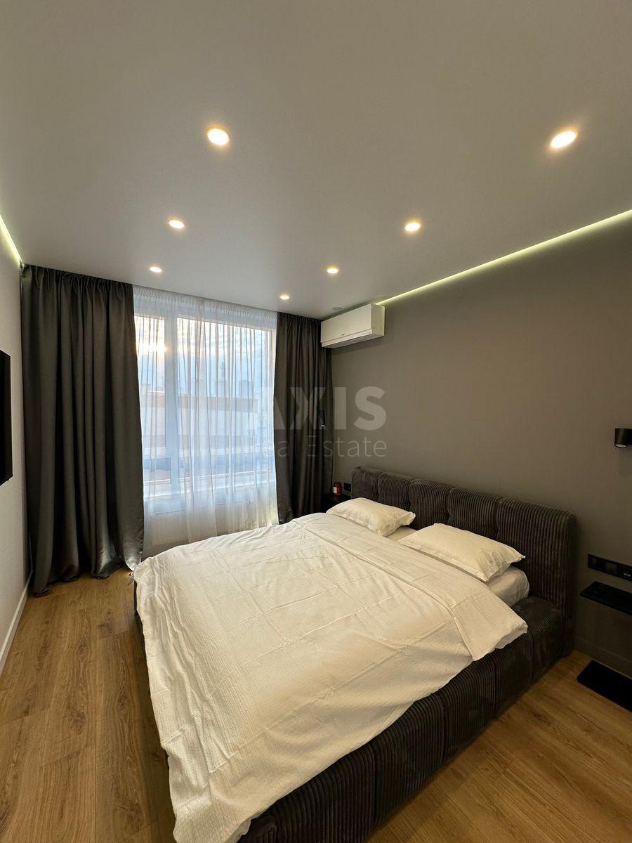 1k apartment nab. Dniprovs'ka 15К2