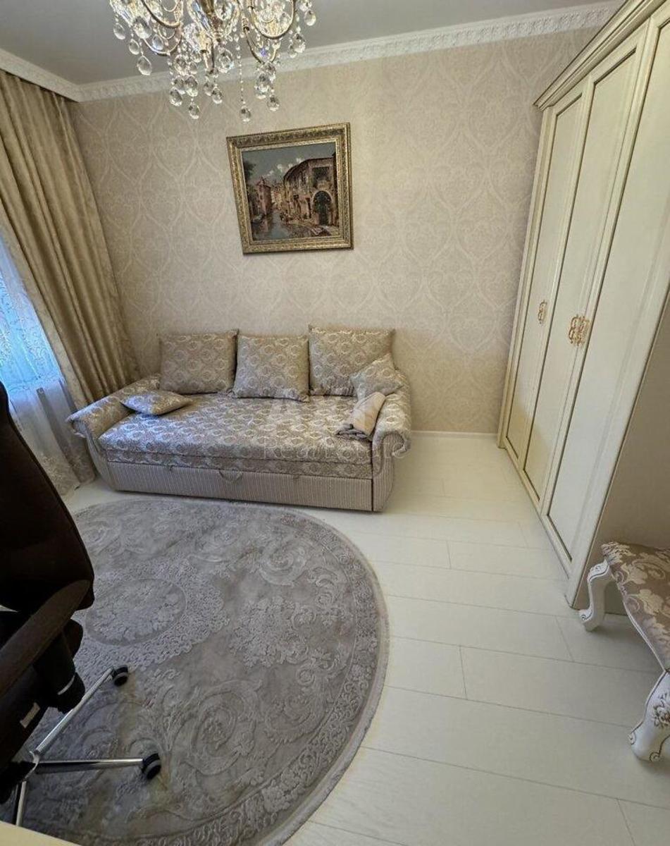 3k apartment pr-t Grygorenka Petra 140