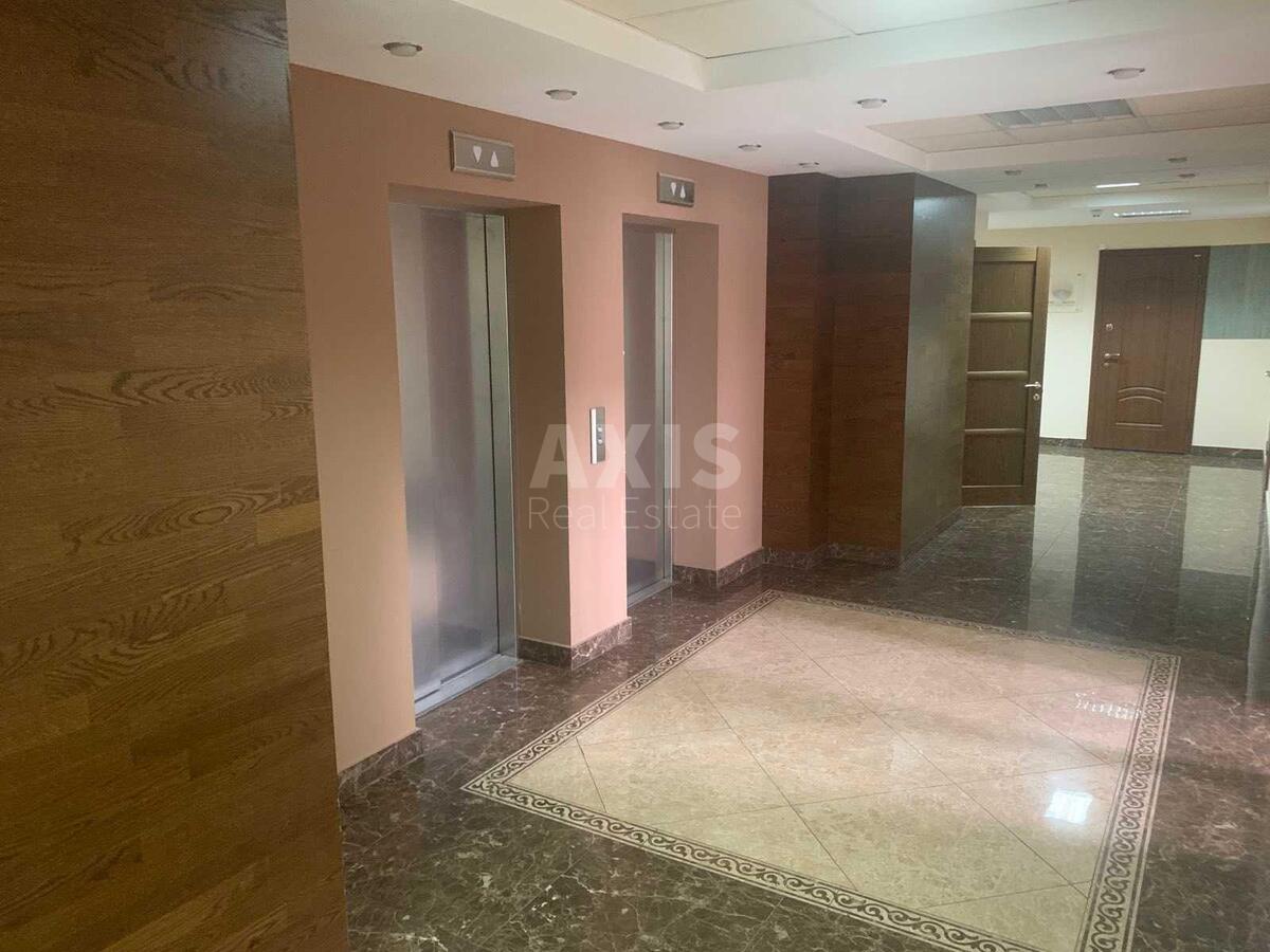 Office vul. Jaroslavs'ka 56А, 225m2521180