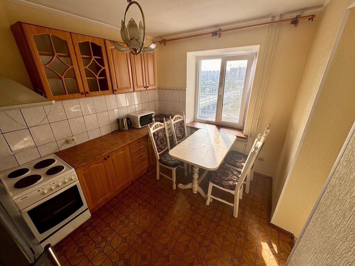 2k apartment vul. Bogatyrs'ka 66