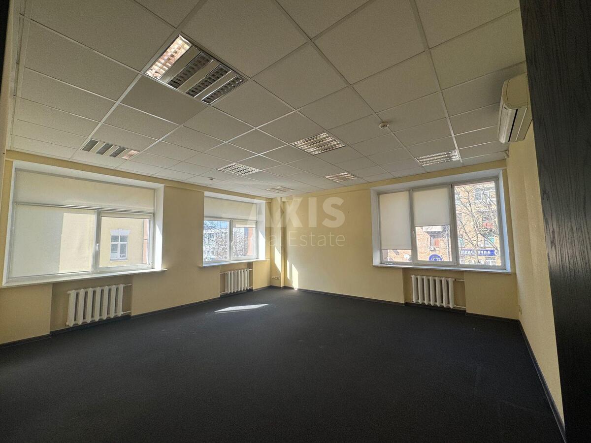 Office vul. Dilova 5Б, 200m21