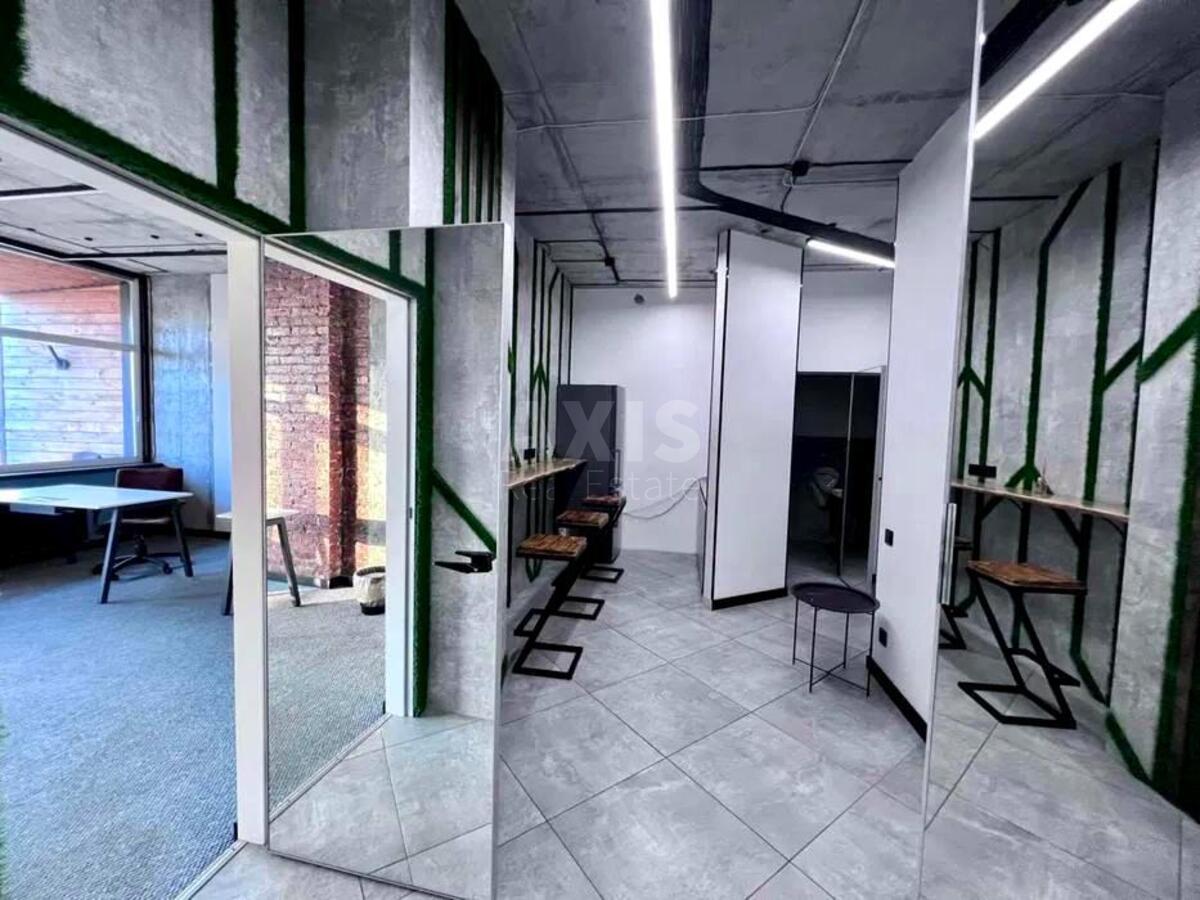 Office vul. Jevgena Konoval'cja 44, 164m2618144