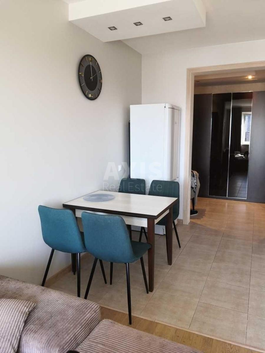 3k apartment vul. Golosii'vs'ka 130