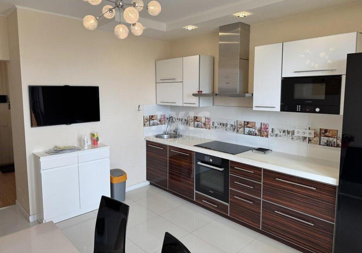 2k apartment vul. Malokytai'vs'ka 49