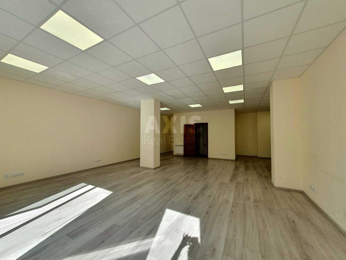 Office vul. Glybochyc'ka 40, 71m27
