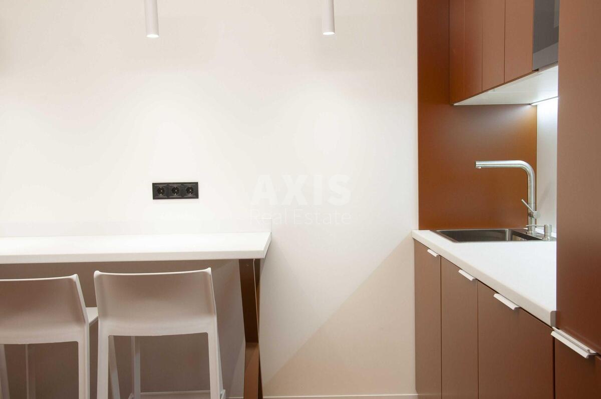 Office uzv. Klovs'kyj 7, 190m25900912