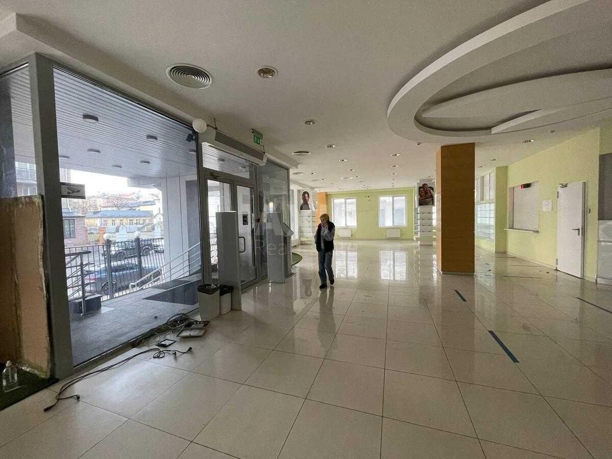 Office vul. Nyzhnij Val 51, 550m28