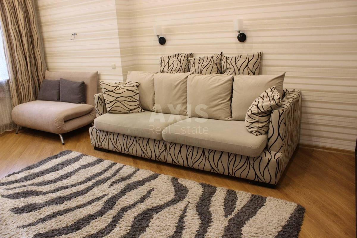 2k apartment vul. Petljury Symona 7/91