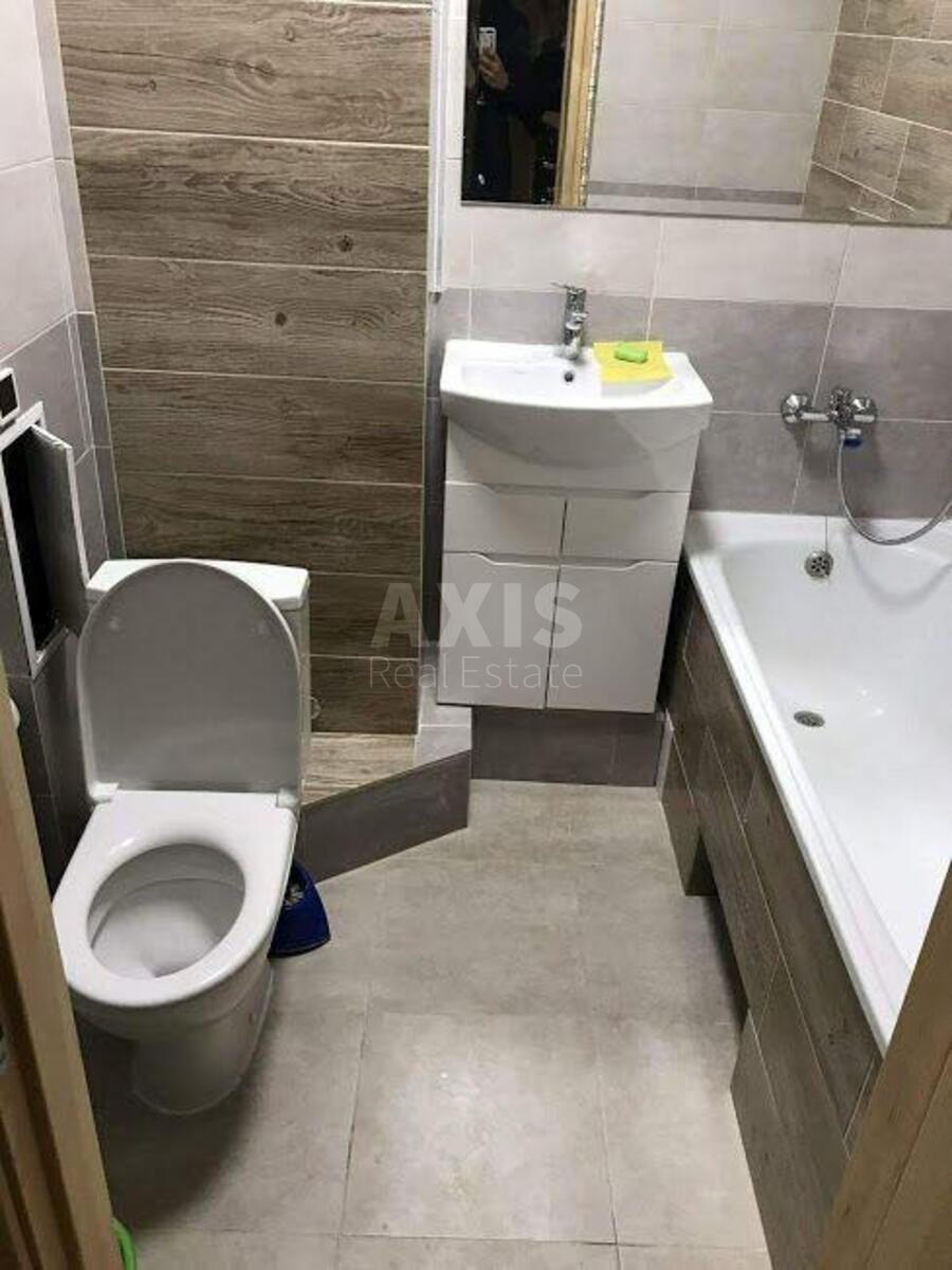 1k apartment vul. Dragomanova 1К8