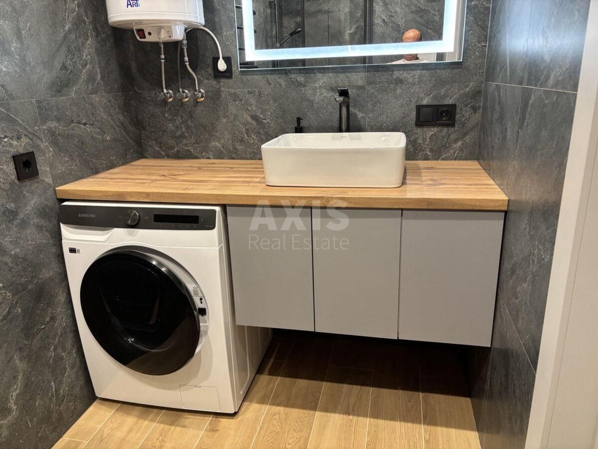 1k apartment nab. Dniprovs'ka 17В573473