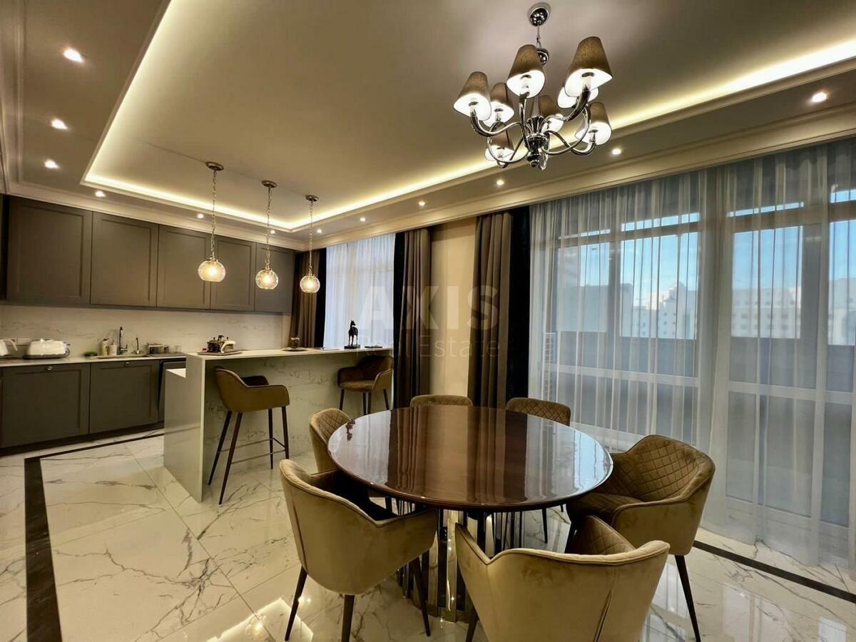 3k apartment vul. Dragomyrova Myhajla 140