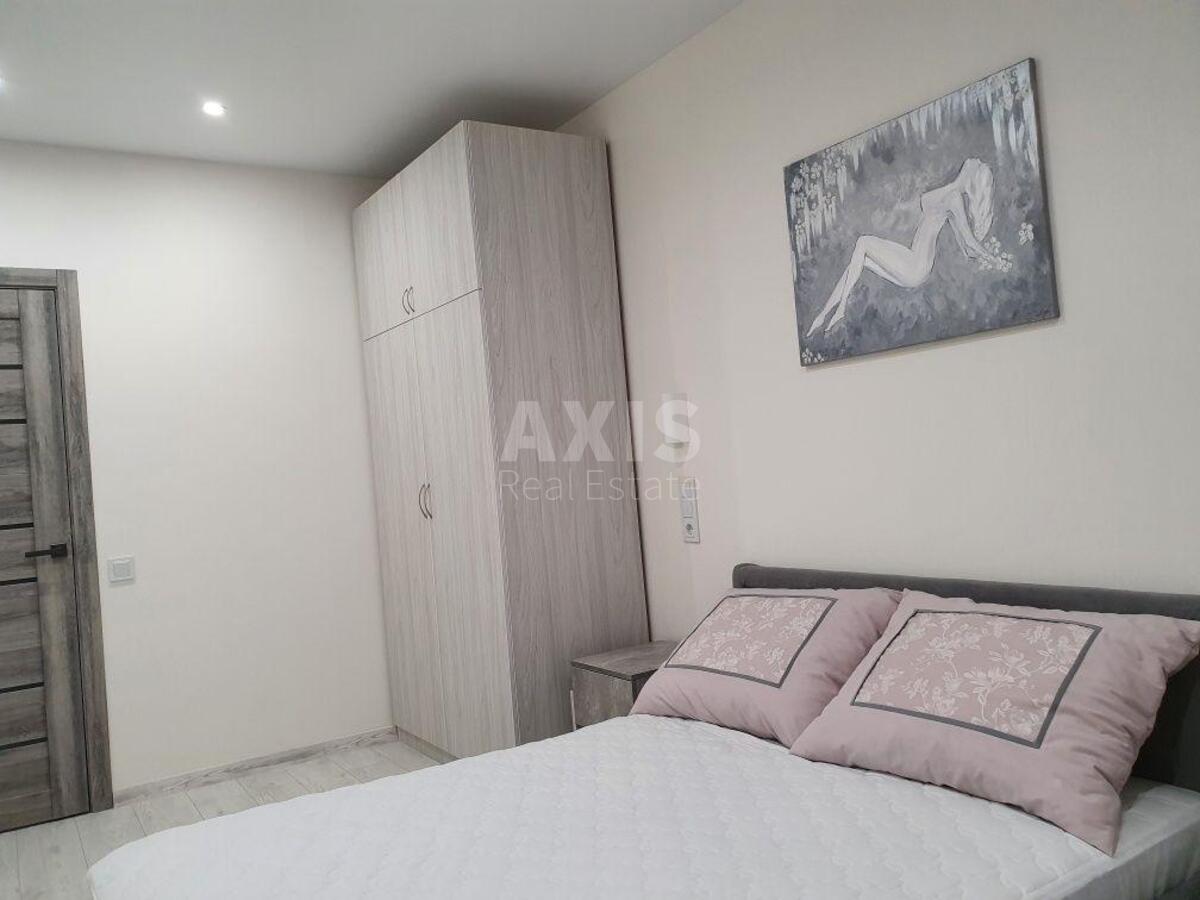 3k apartment vul. Budivel'nykiv 24619695