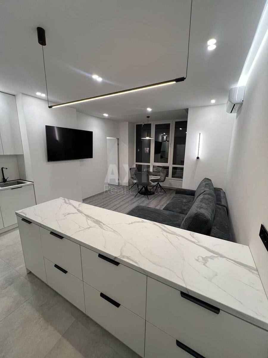 3k apartment vul. Kustanajs'ka 131