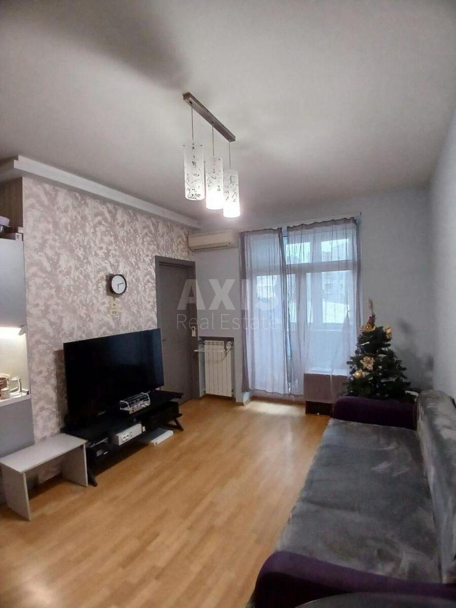1k apartment vul. Mezhygirs'ka 561