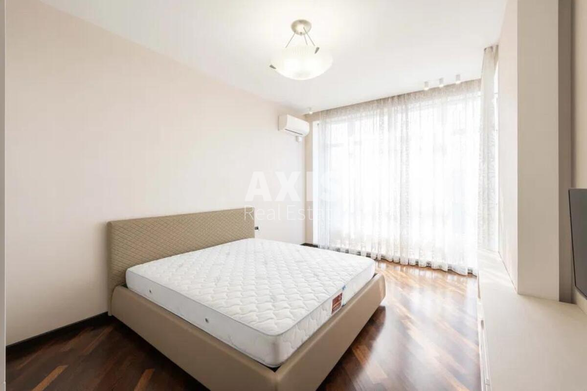 4k apartment vul. Dragomyrova Myhajla 188