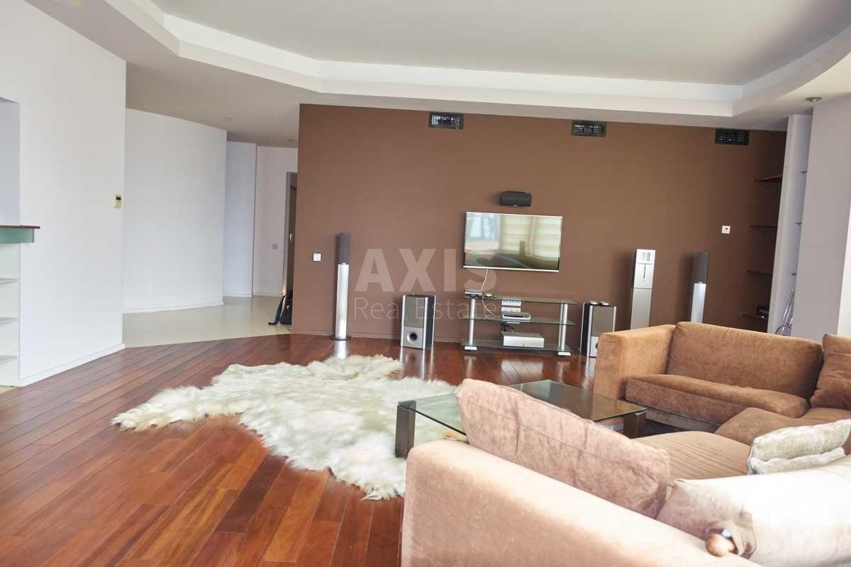 4k apartment vul. Staronavodnyc'ka 132