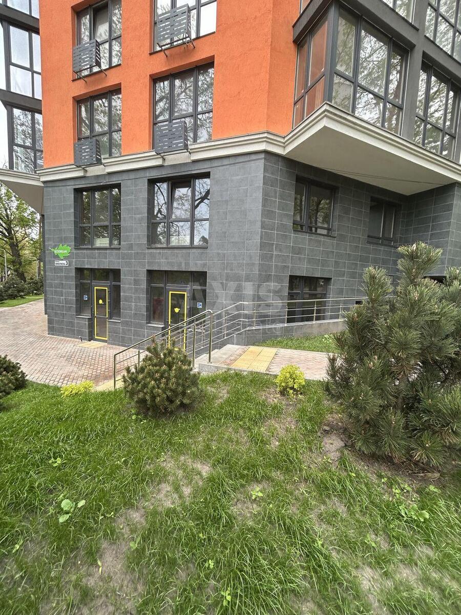 Trade object vul. Zhyvopysna 3, 126m2