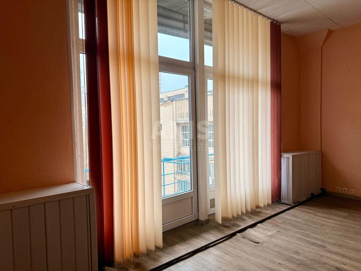 Office bul. Lesi Ukrai'nky 26А, 35m22
