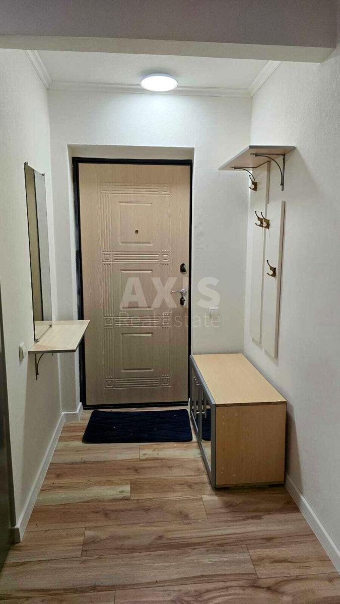 2k apartment vul. Sribnokil's'ka 206303811