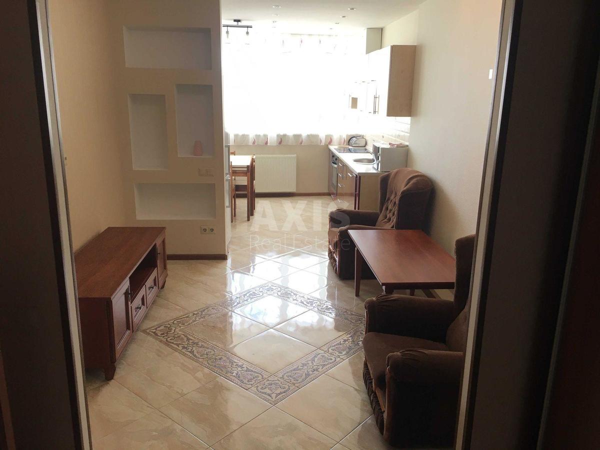 2k apartment vul. Lobanovs'kogo 4Г4