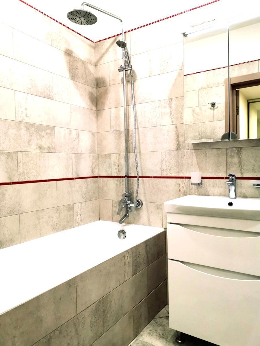 1k apartment vul. Panel'na 6633349