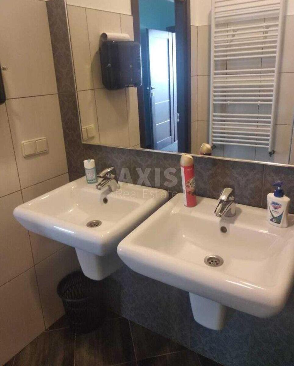 Office vul. Shhekavyc'ka 30/39, 218m28
