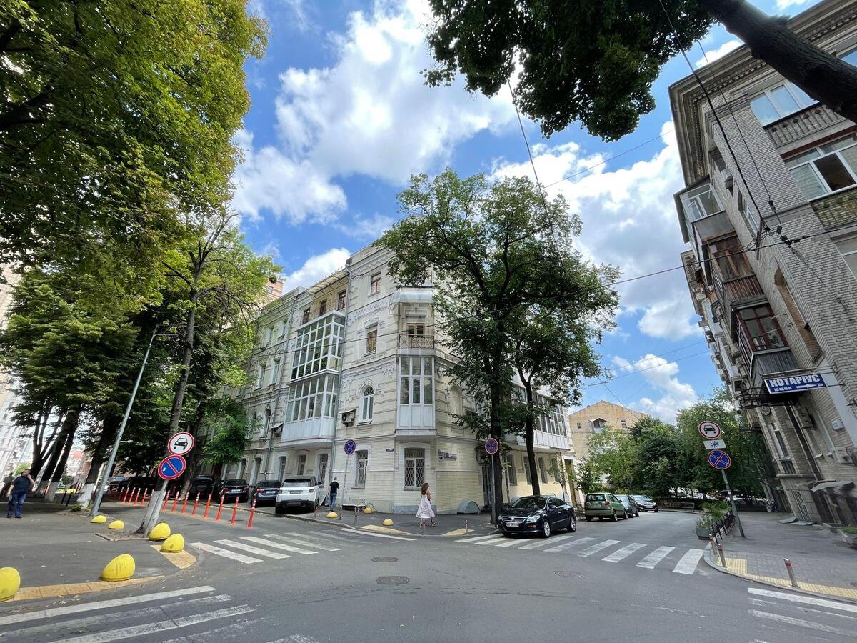 3k apartment vul. Malopidval'na 12/105