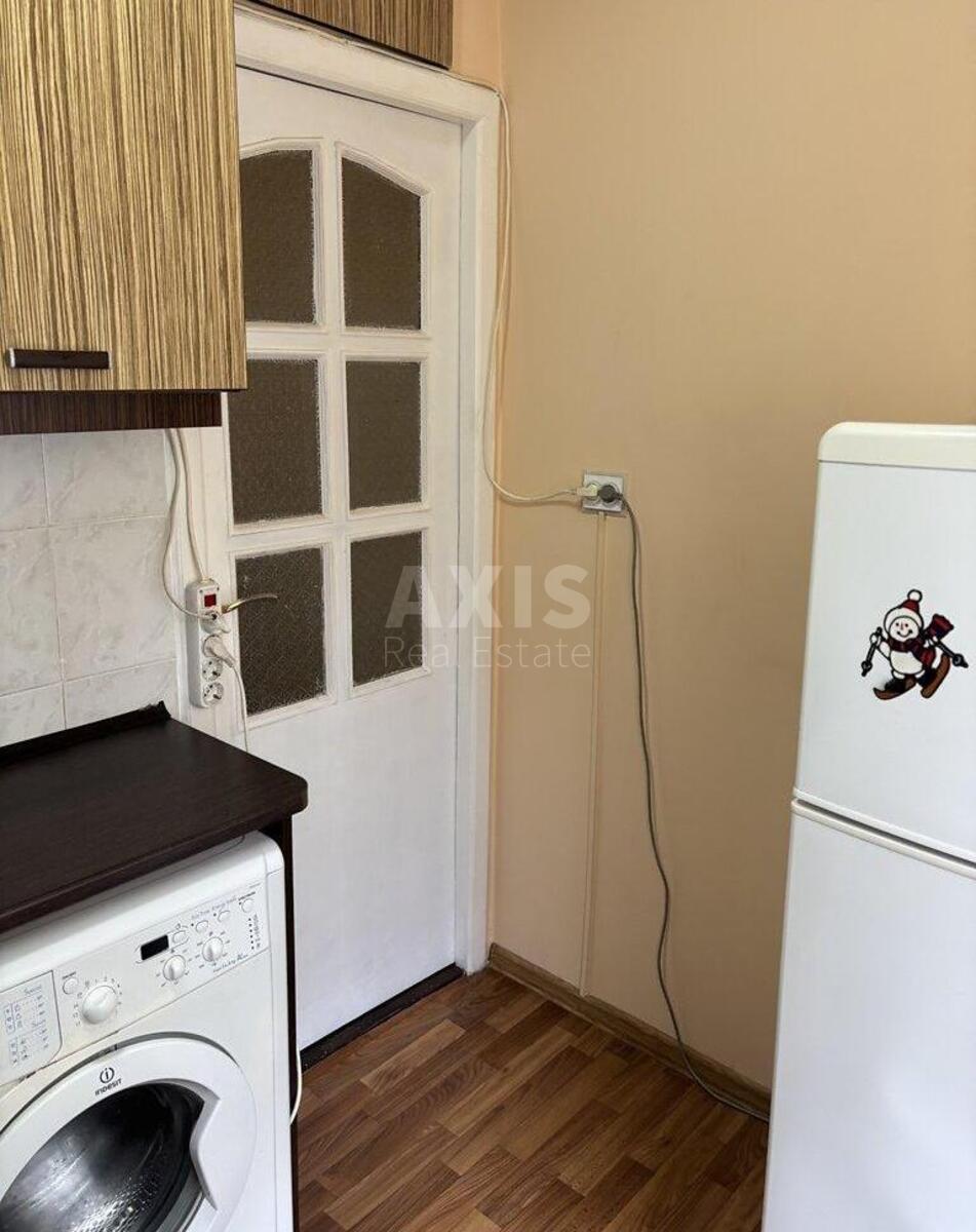 2k apartment vul. Doncja Myhajla 23Б1