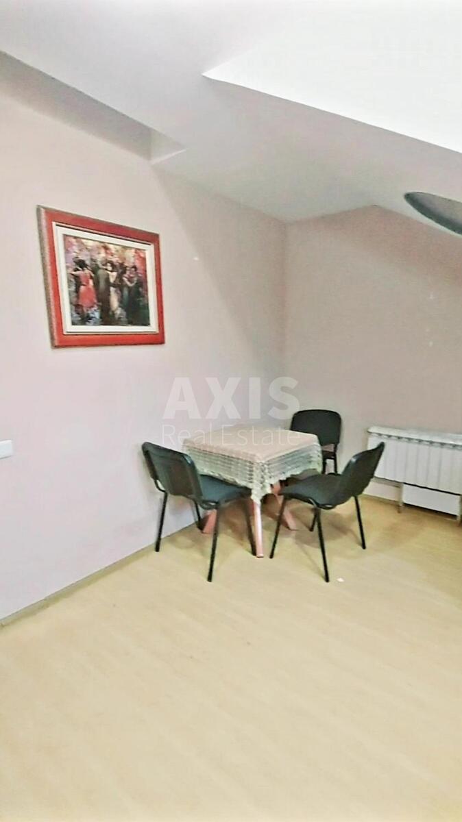 Office vul. Mechnykova 10/2, 82m28