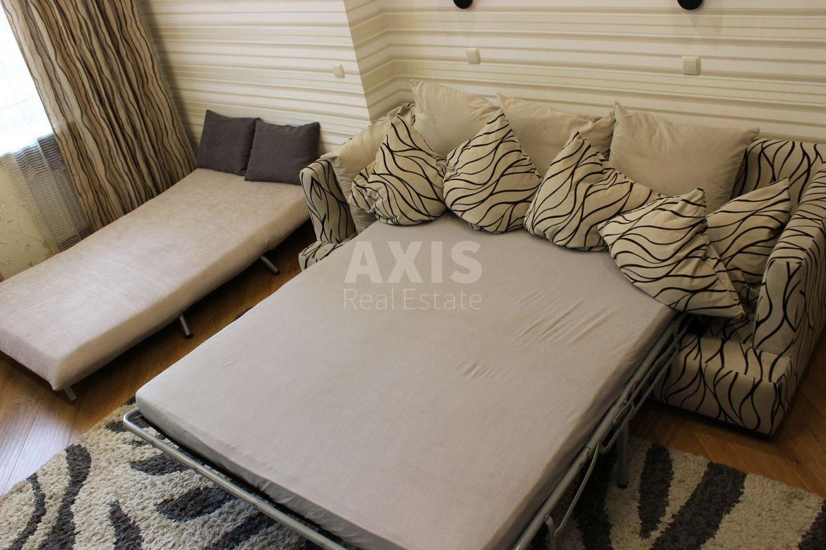 2k apartment vul. Petljury Symona 7/92