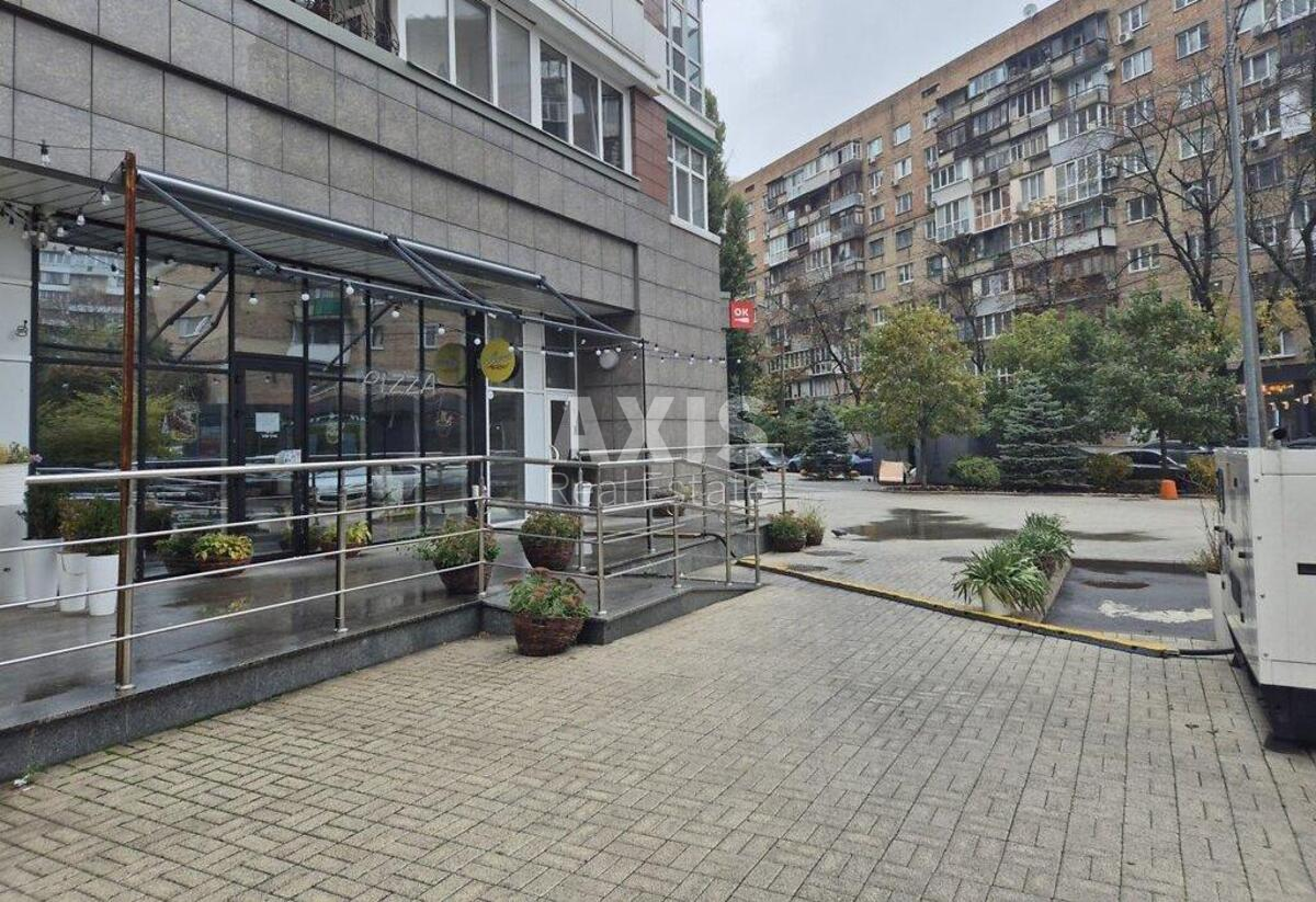 Service object vul. Dragomyrova Myhajla 7, 91m2