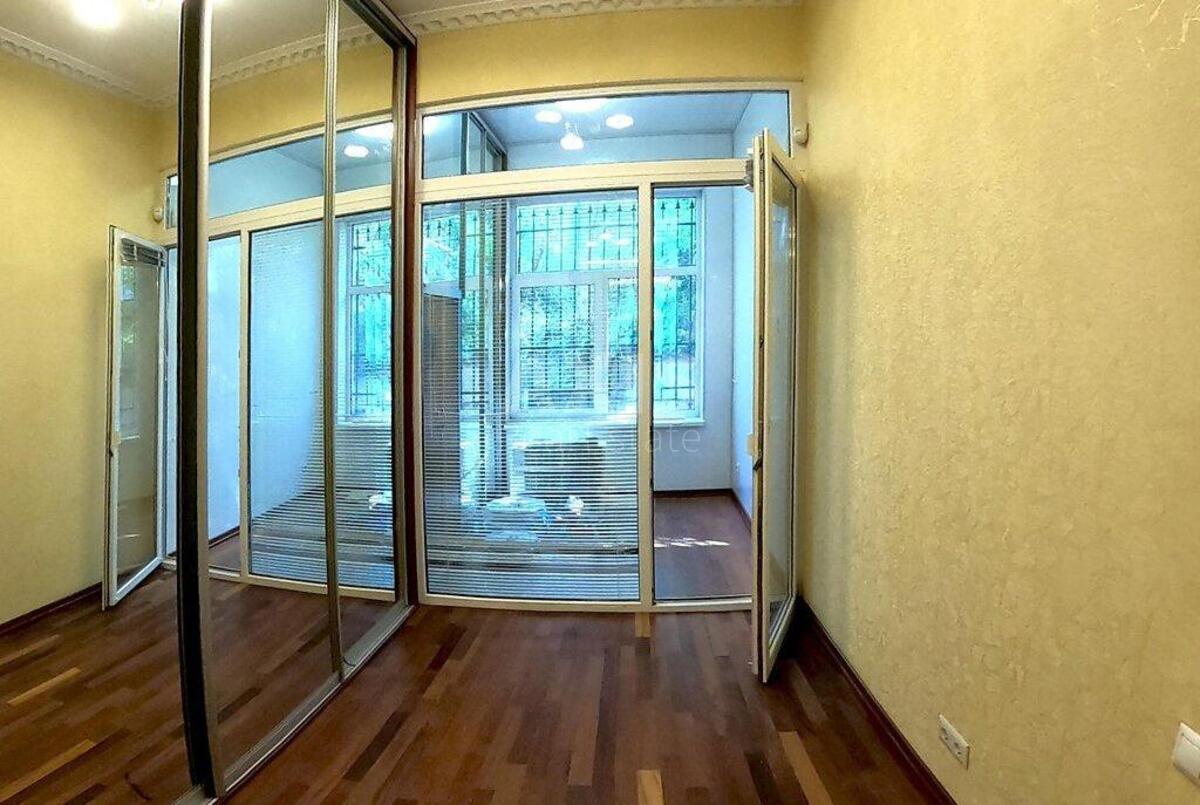 4k apartment vul. Gogolivs'ka 10612904