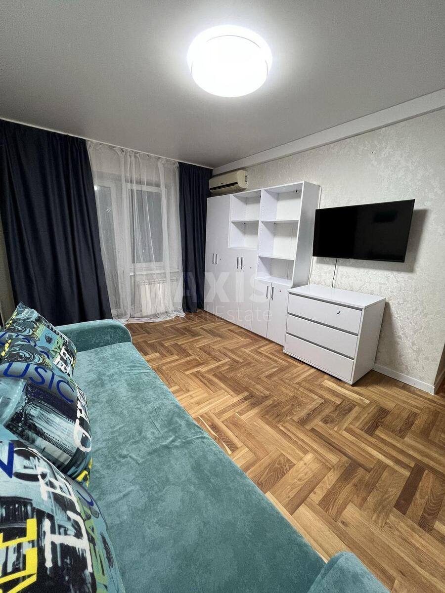 2k apartment nab. Dniprovs'ka 7А4