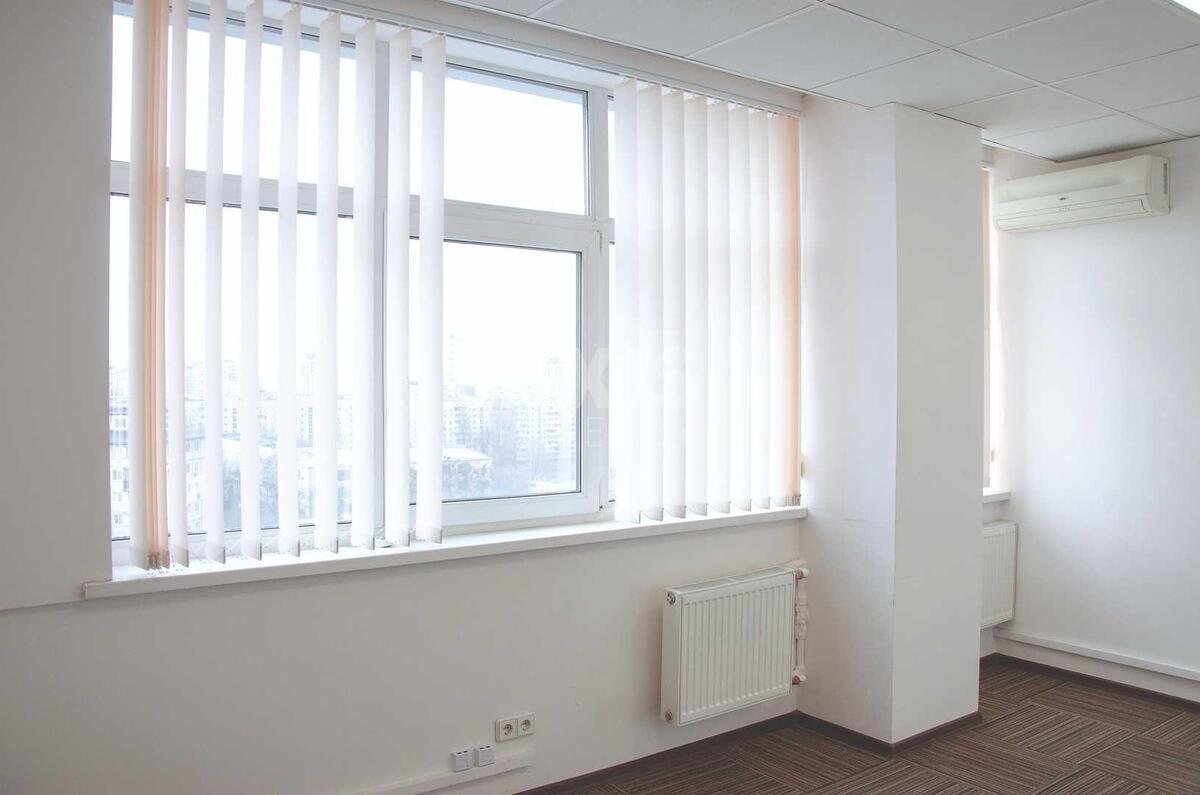 Office vul. Geroi'v Kosmosu 4, 126m2597414