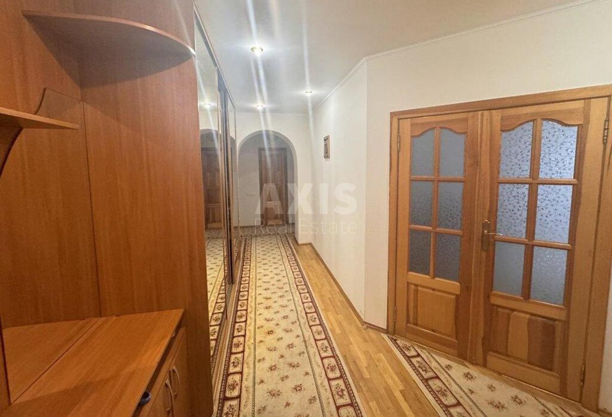 3k apartment vul. Pryluzhna 4/156