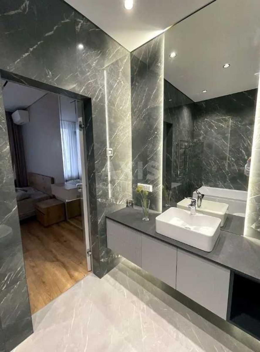 2k apartment vul. Zabolotnogo Akademika 17