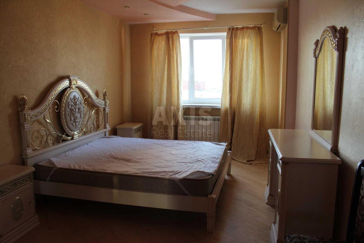 4к квартира ул. Ахматовой Анны 134