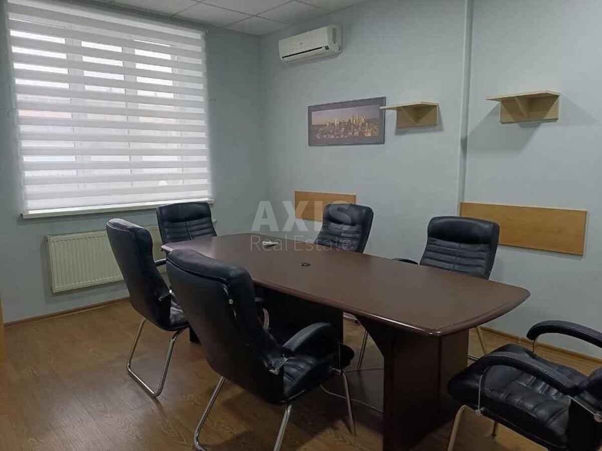 Office vul. Jevgena Konoval'cja 32Г, 177m2623265