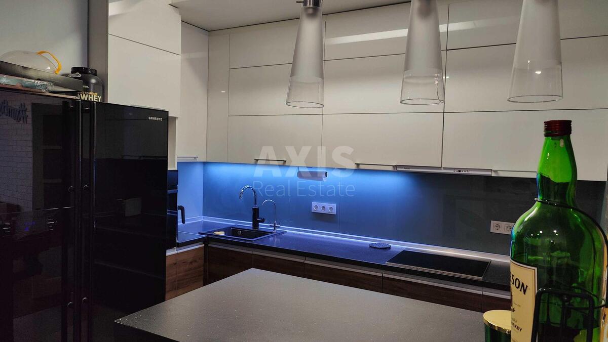 3k apartment vul. Yulia Zdanovska 50/2
