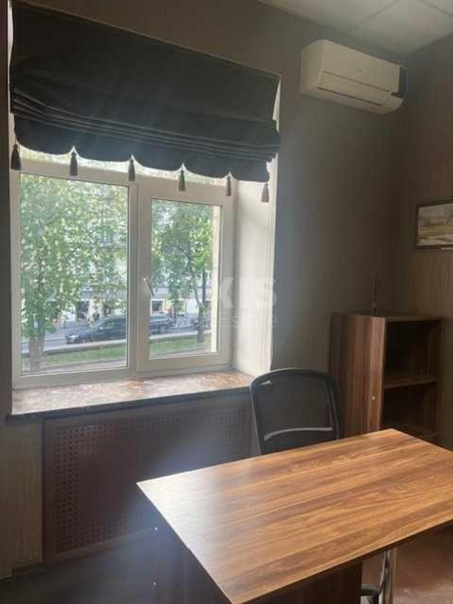 Офис ул. Антоновича 13, 85м23