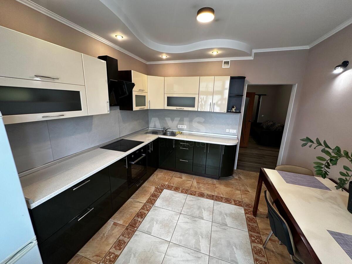 2k apartment vul. Dragomanova 40/30
