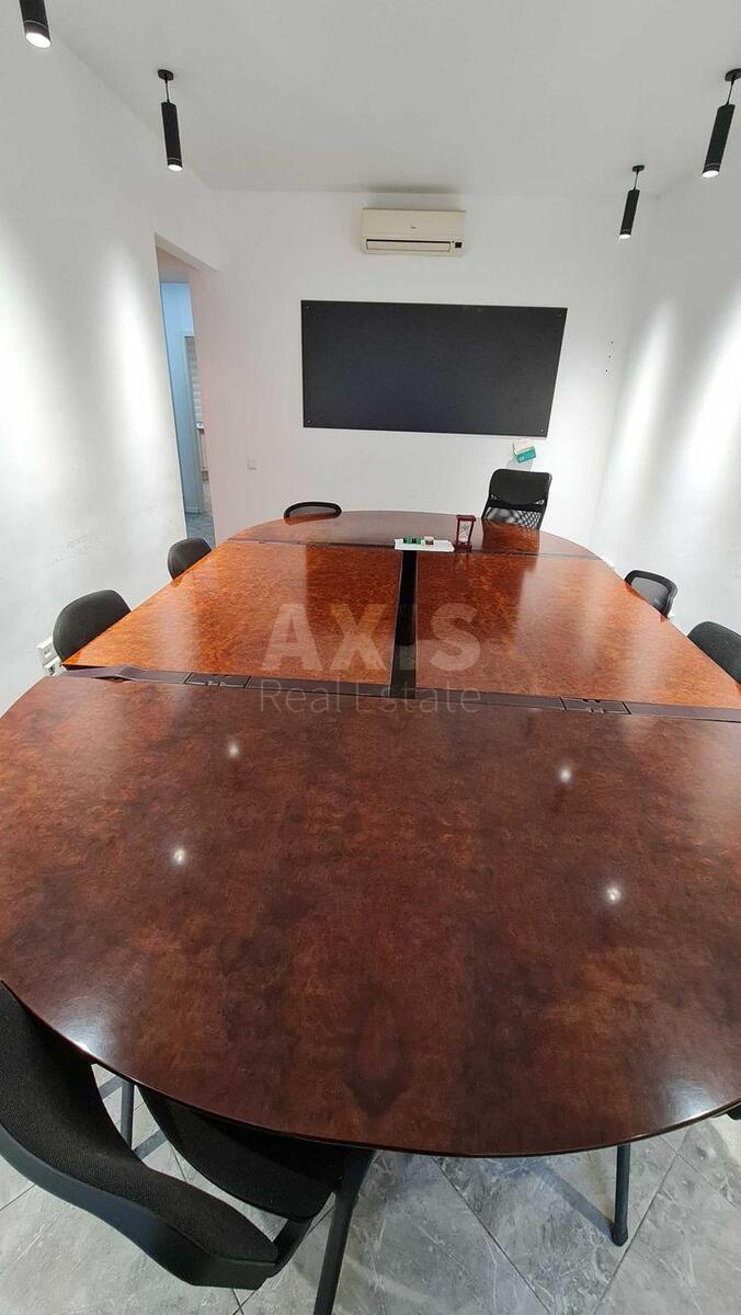 Office vul. Shovkunenka 8/20, 71m24