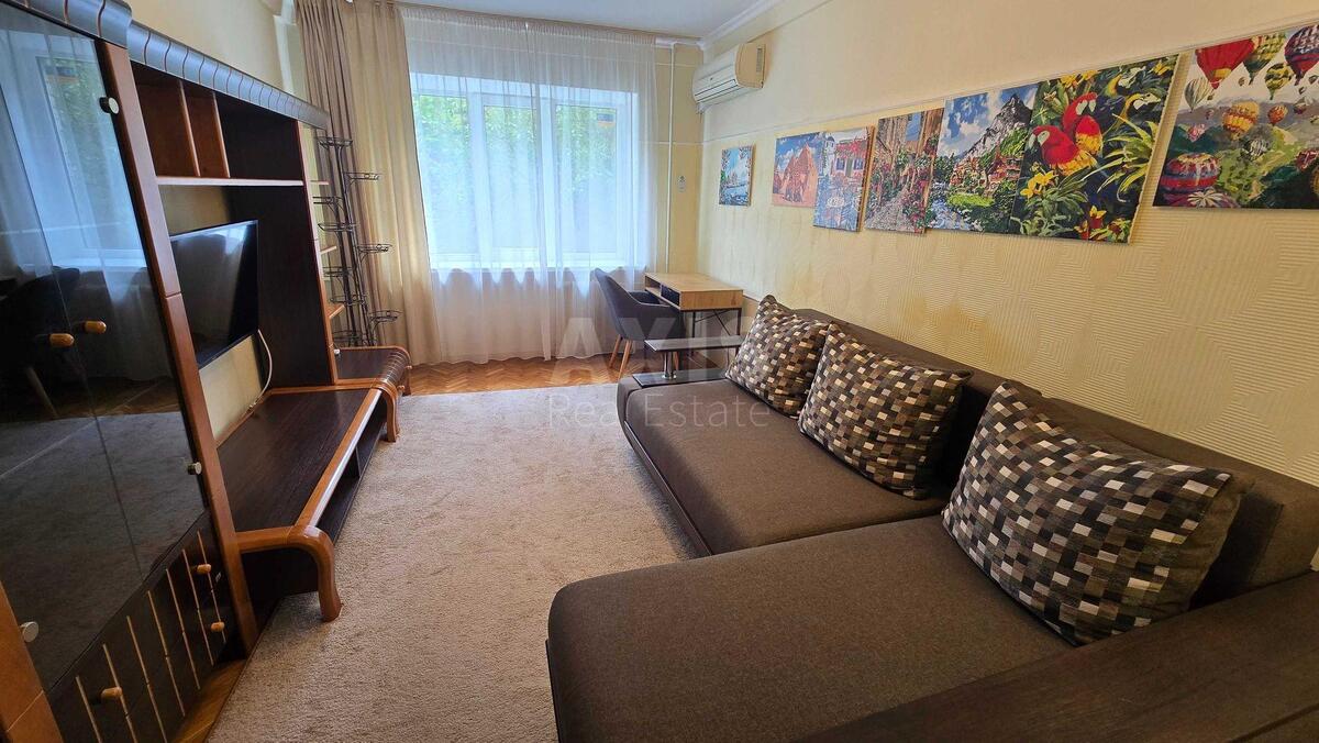 2k apartment vul. Vyborz'ka 17/192