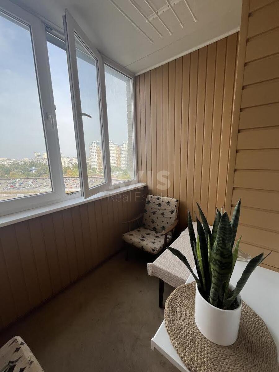 3k apartment vul. Revuc'kogo 57