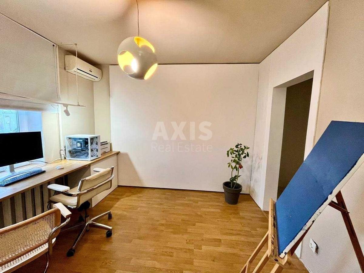 3k apartment vul. Bal'zaka Onore de 55В3
