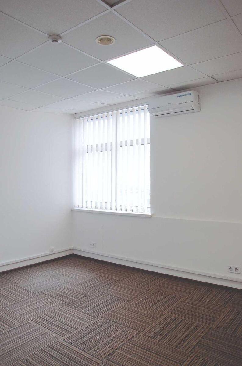 Office vul. Geroi'v Kosmosu 4, 126m2597412