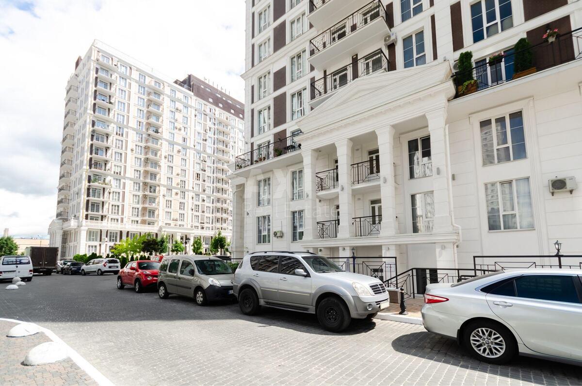 Office vul. Myhajla Maksymovycha 24, 60m26