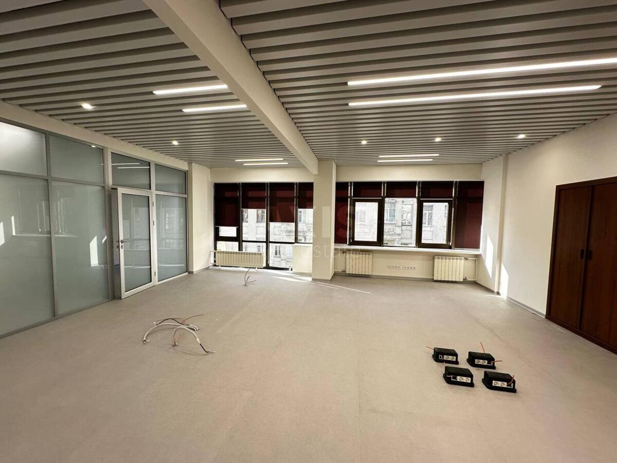 Office vul. Gonchara Olesja 41, 400m28