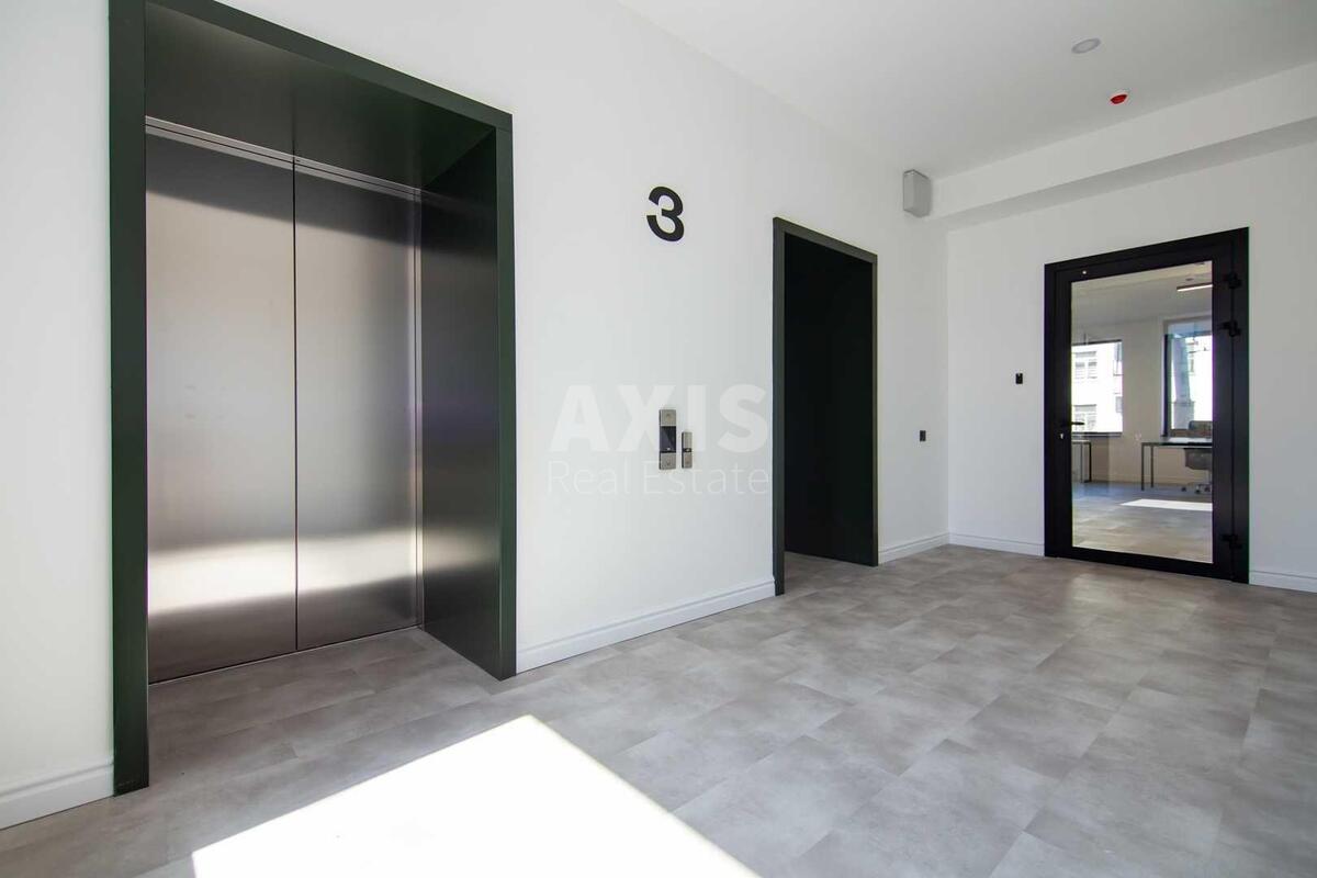 Office vul. Saksagans'kogo 53/80, 560m28