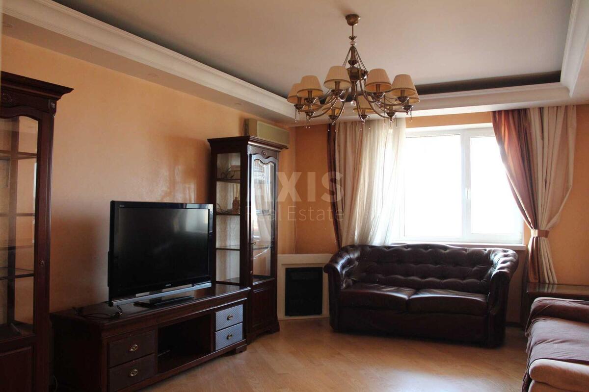 4к квартира ул. Ахматовой Анны 132